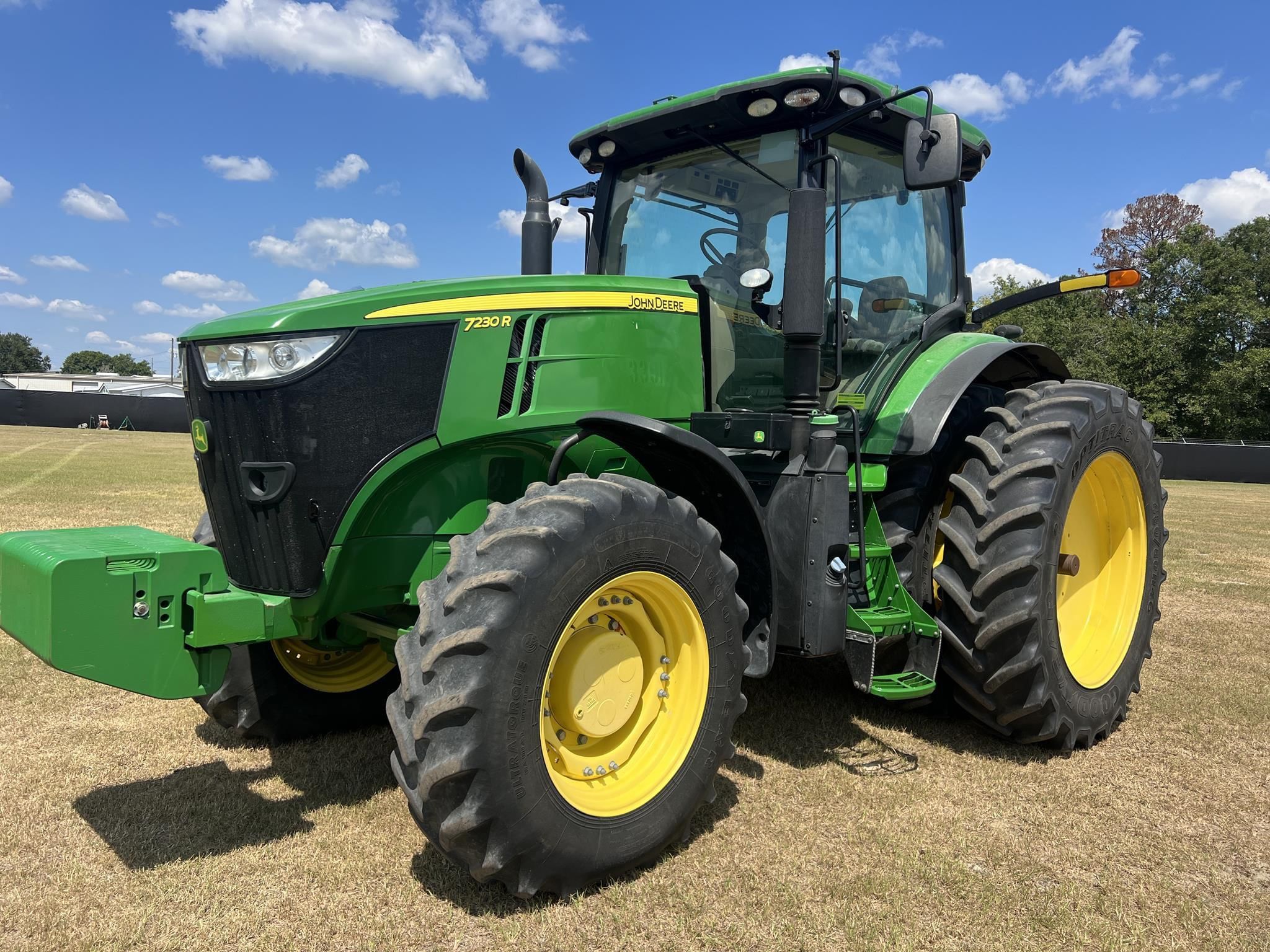 2020 John Deere 7230R Equipment Image0