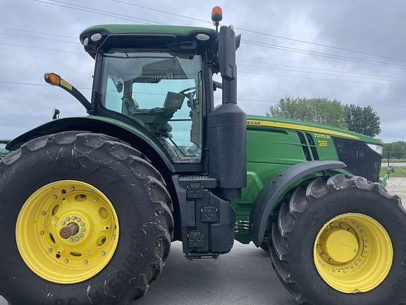 Image of John Deere 7270R equipment image 1