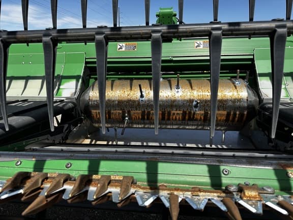 Image of John Deere 735D equipment image 3