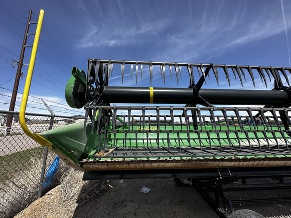 Image of John Deere 735D equipment image 1