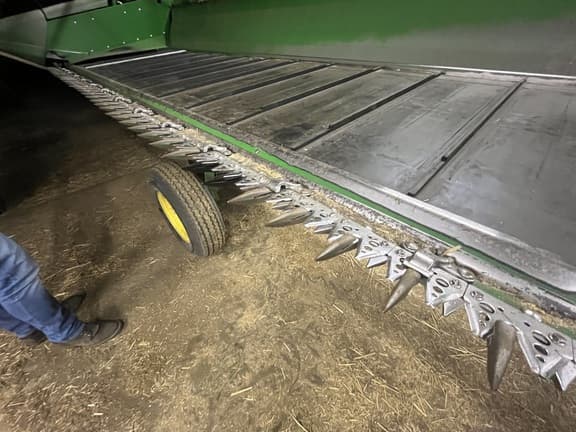 Image of John Deere 735D equipment image 4