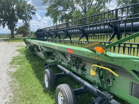 Image of John Deere 735FD equipment image 3