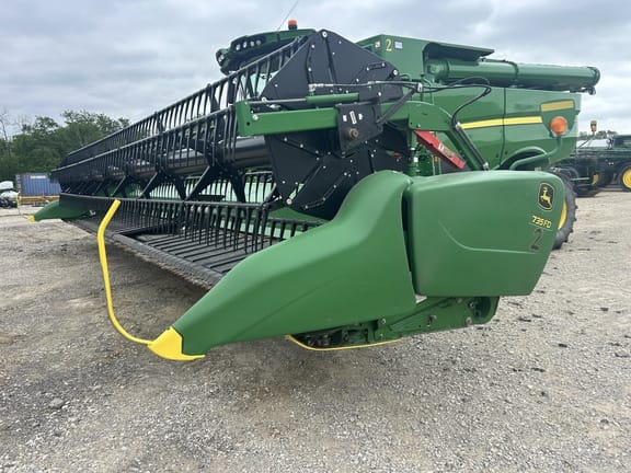 2020 John Deere 735FD Equipment Image0