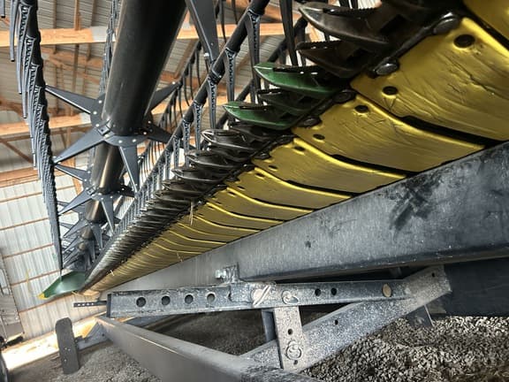 Image of John Deere 735FD equipment image 2