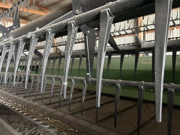 Image of John Deere 735FD equipment image 3