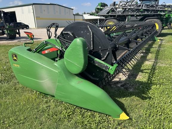 Image of John Deere 735FD equipment image 3