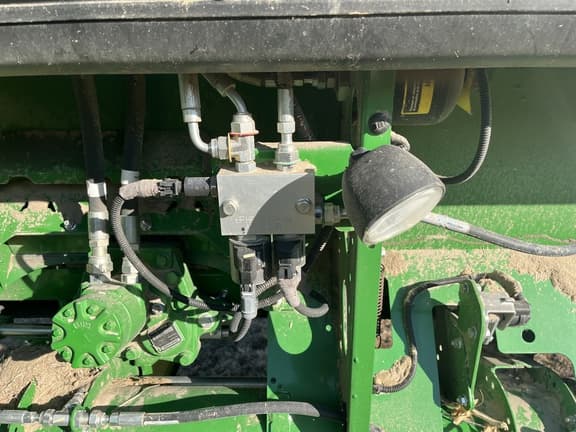 Image of John Deere 735FD equipment image 4