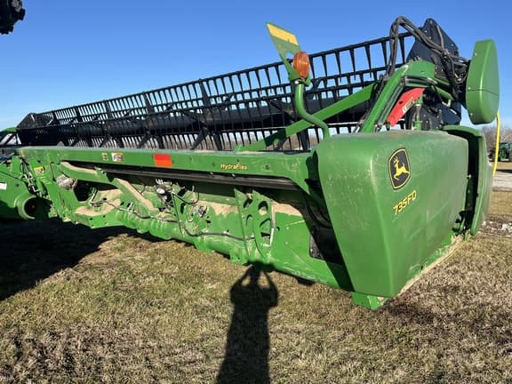 Image of John Deere 735FD equipment image 3