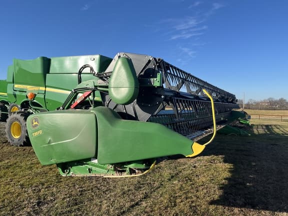 Image of John Deere 735FD equipment image 1