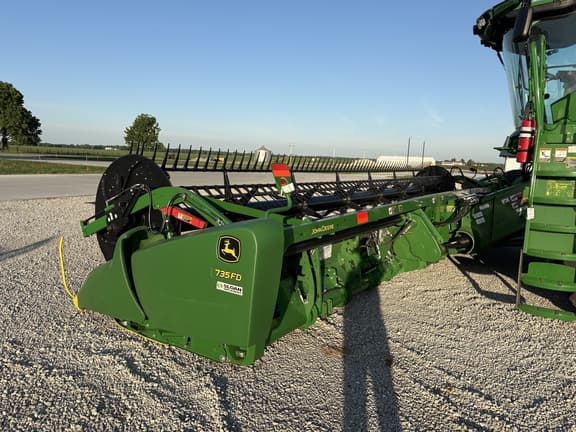 Image of John Deere 735FD equipment image 2