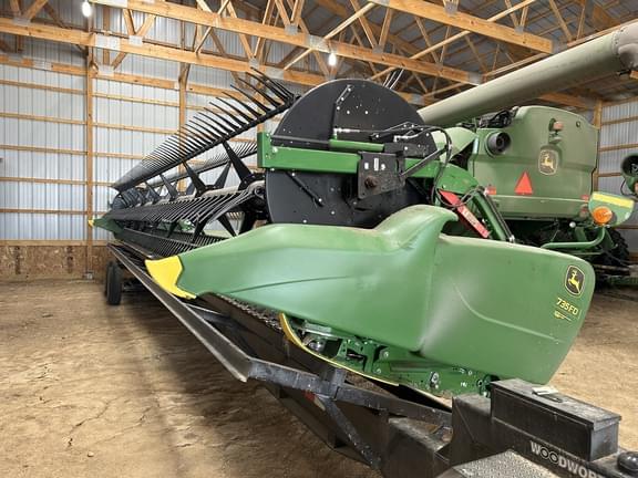 Image of John Deere 735FD equipment image 2