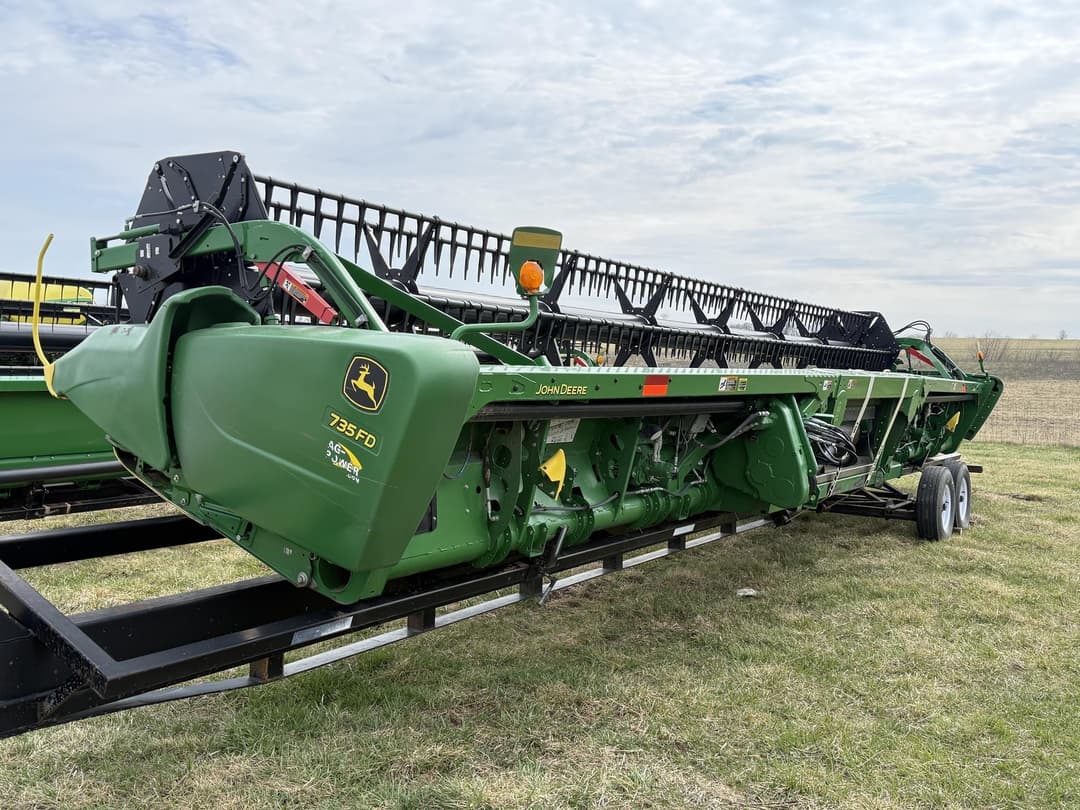 Image of John Deere 735FD Primary image