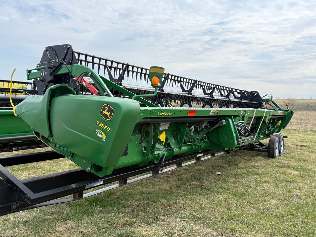 Image of John Deere 735FD Primary image