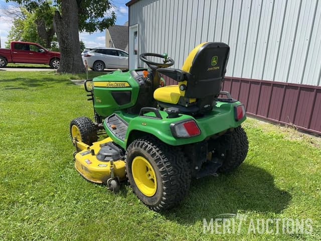 Image of John Deere X738 equipment image 2