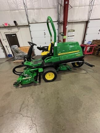 Image of John Deere 7400A equipment image 2