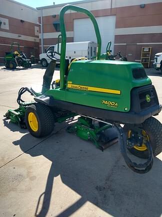 Image of John Deere 7400A equipment image 4