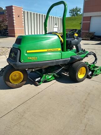 Image of John Deere 7400A equipment image 2