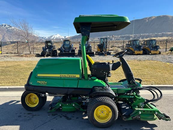 Image of John Deere 7400A equipment image 4