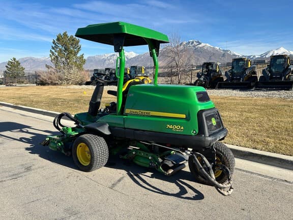 Image of John Deere 7400A equipment image 1