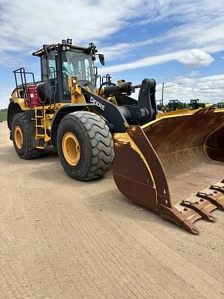 Image of John Deere 744L equipment image 1