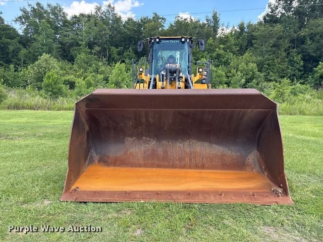 Image of John Deere 744L equipment image 1