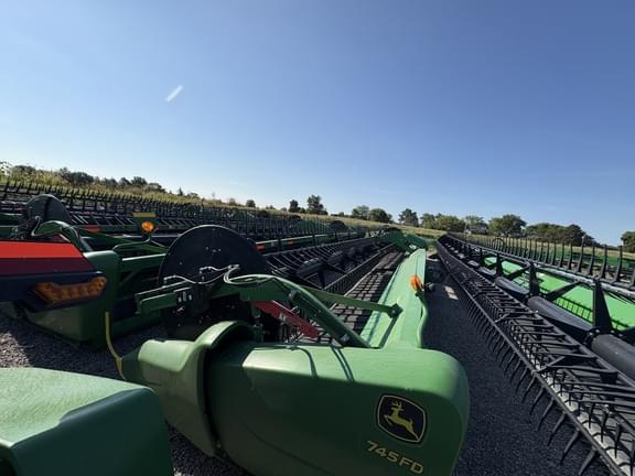 Image of John Deere 745FD equipment image 1