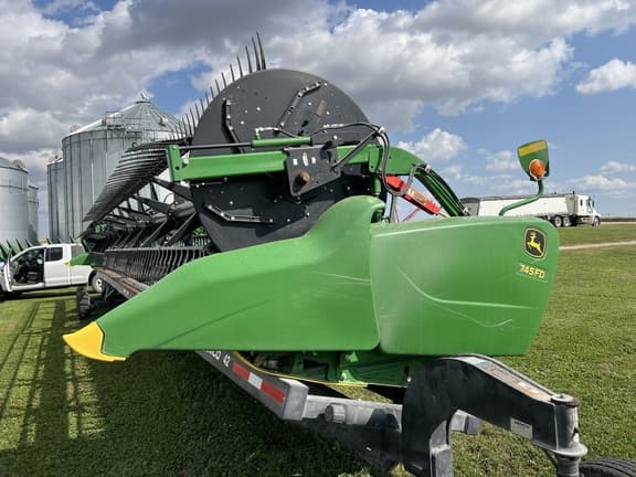 Image of John Deere 745FD equipment image 2