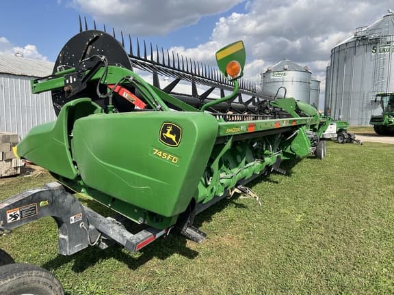 Image of John Deere 745FD equipment image 3