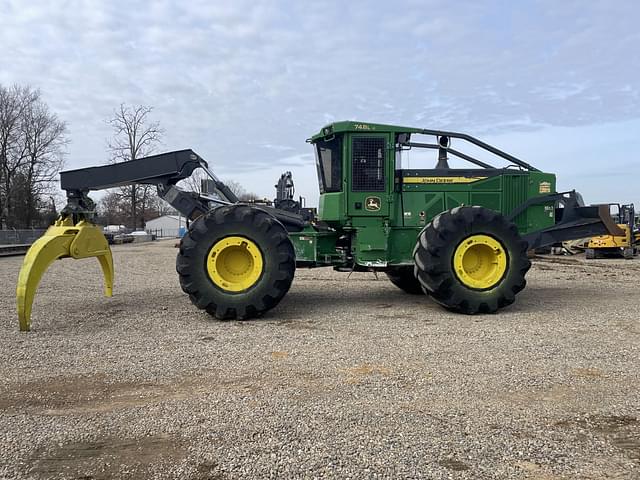 Image of John Deere 748L-II equipment image 3