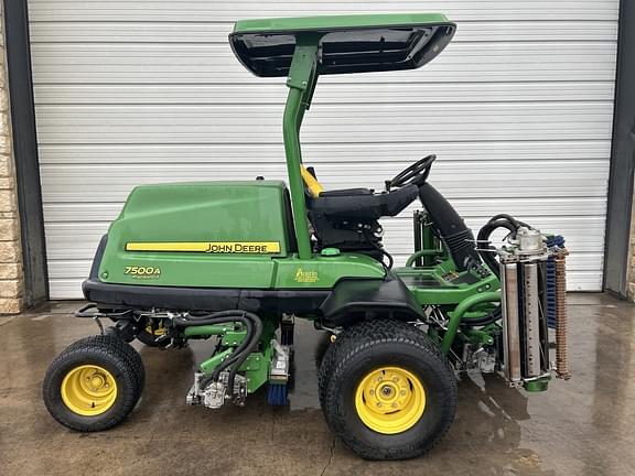 Image of John Deere 7500A equipment image 1