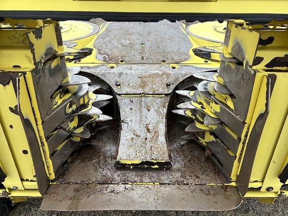 Image of John Deere 770 equipment image 4