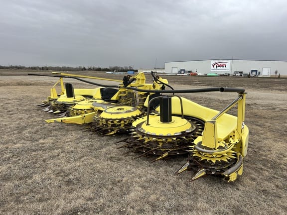 Main image John Deere 770