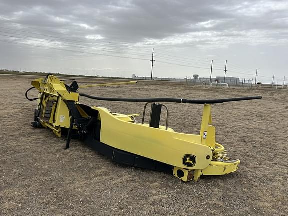 Image of John Deere 770 equipment image 2