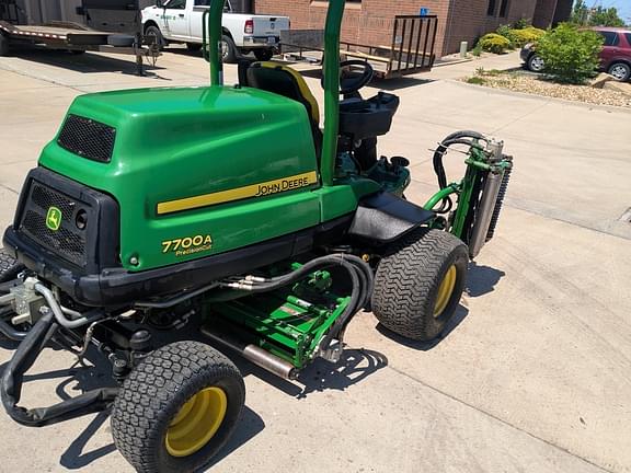 Image of John Deere 7700A equipment image 3