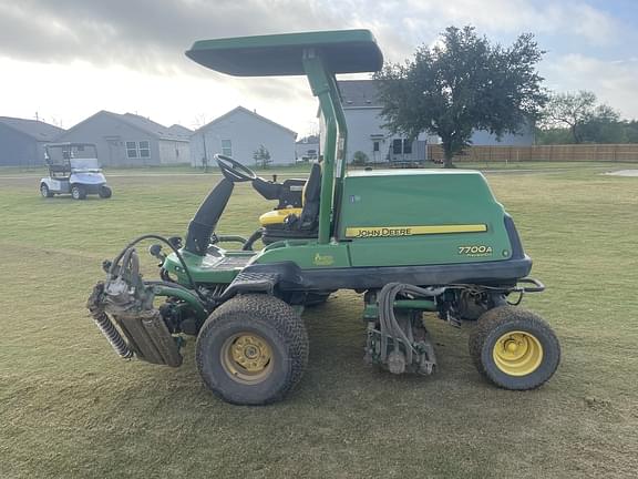 Image of John Deere 7700A equipment image 2