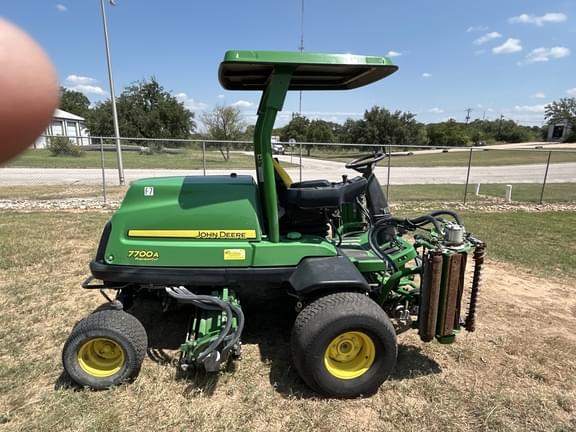 Image of John Deere 7700A equipment image 2