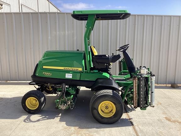 Image of John Deere 7700A equipment image 3