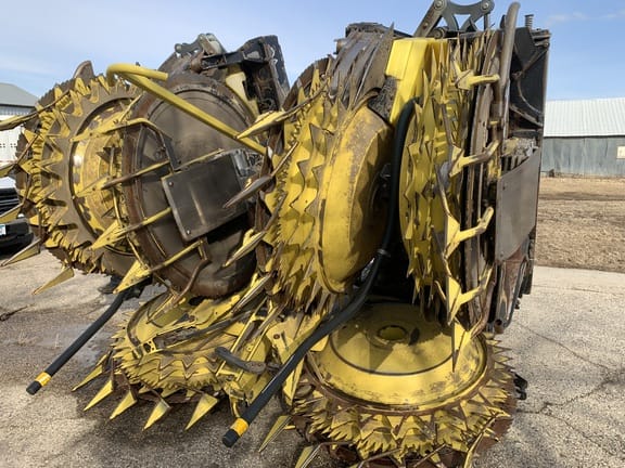 2020 John Deere 772 Equipment Image0