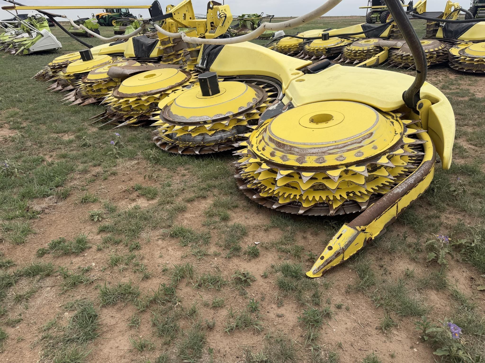 2020 John Deere 772 Equipment Image0