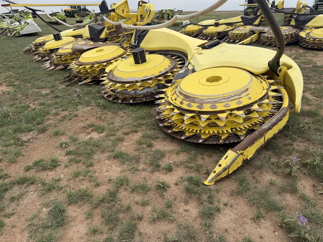 Image of John Deere 772 Primary image
