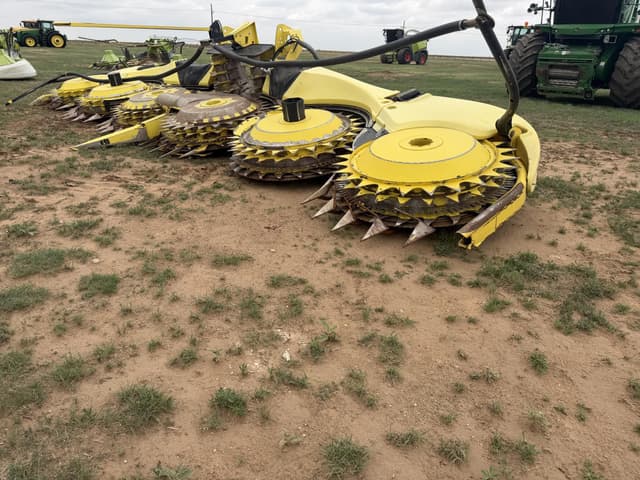Image of John Deere 772 equipment image 1