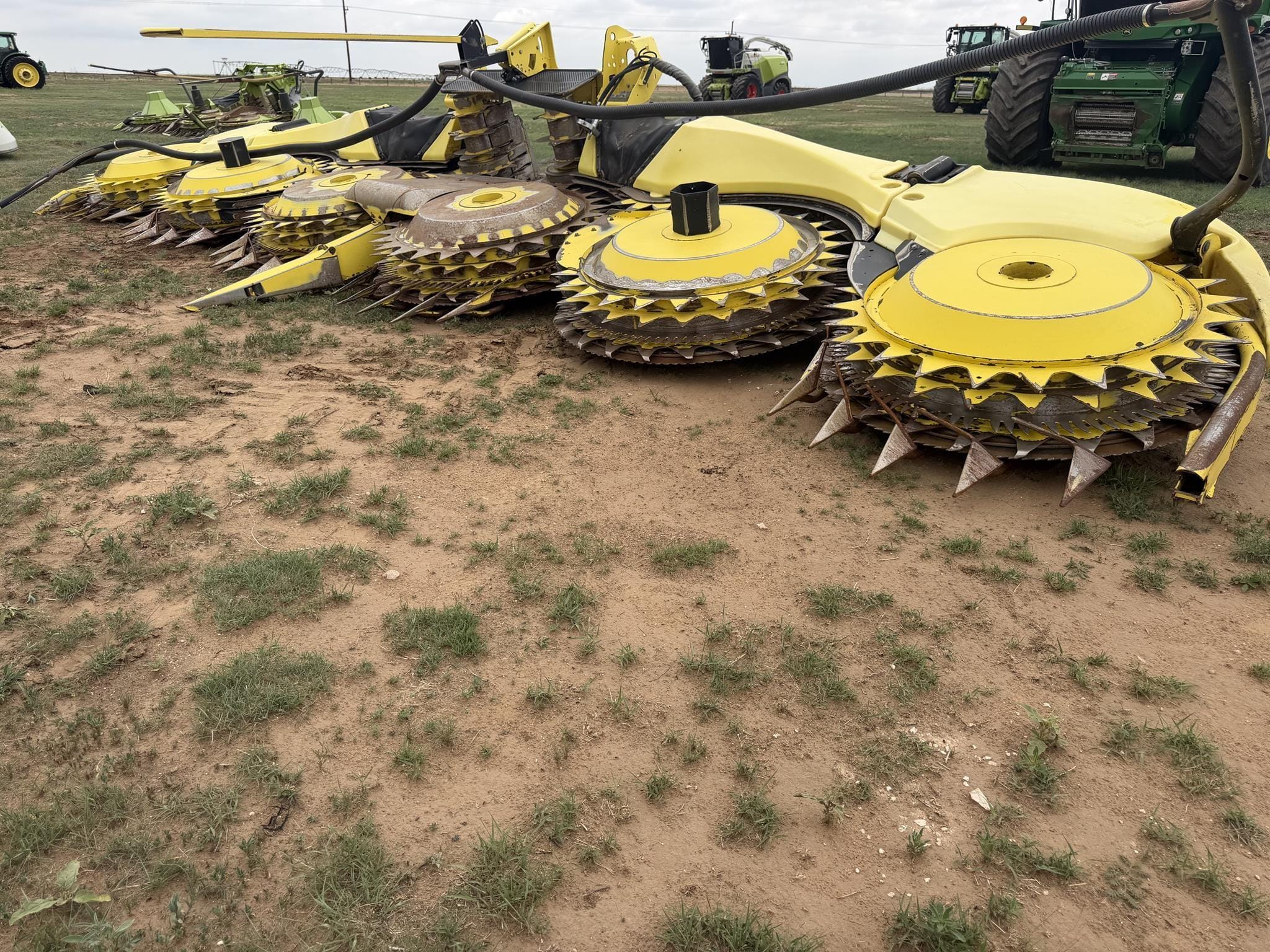 2020 John Deere 772 Equipment Image0