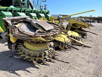 Main image John Deere 772