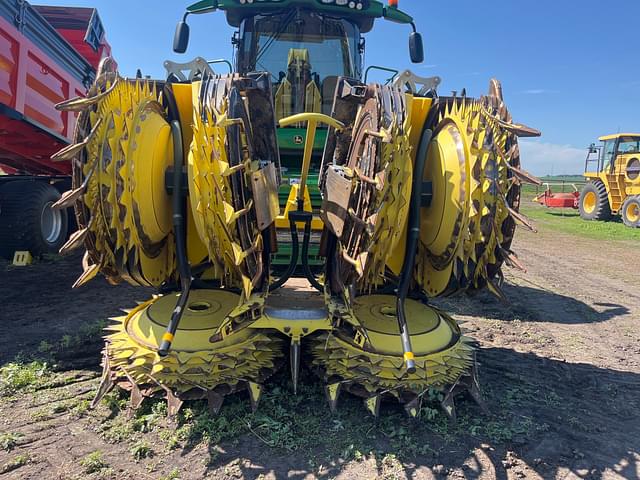 Image of John Deere 772 equipment image 1