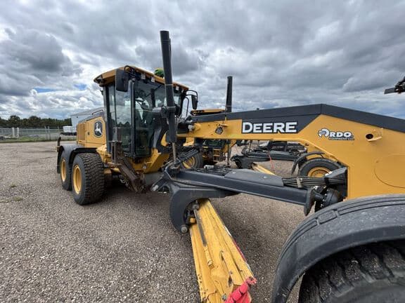 Image of John Deere 772G equipment image 4