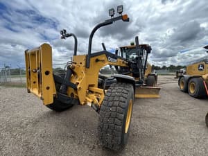 2020 John Deere 772G Image
