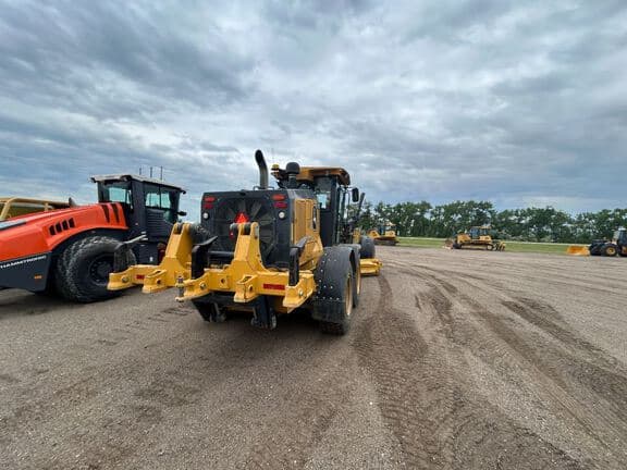 Image of John Deere 772G equipment image 4