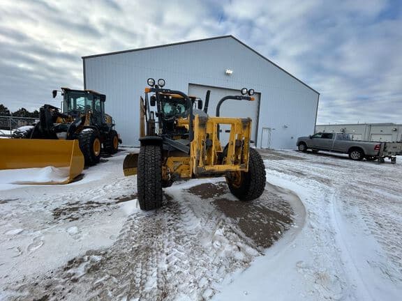 Image of John Deere 772G equipment image 2