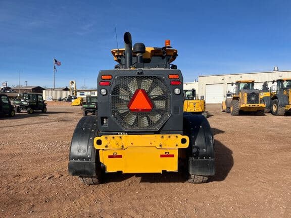 Image of John Deere 772G equipment image 3