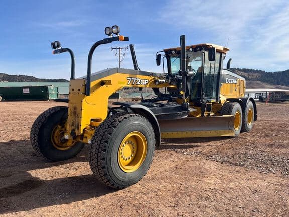 Image of John Deere 772G Primary image